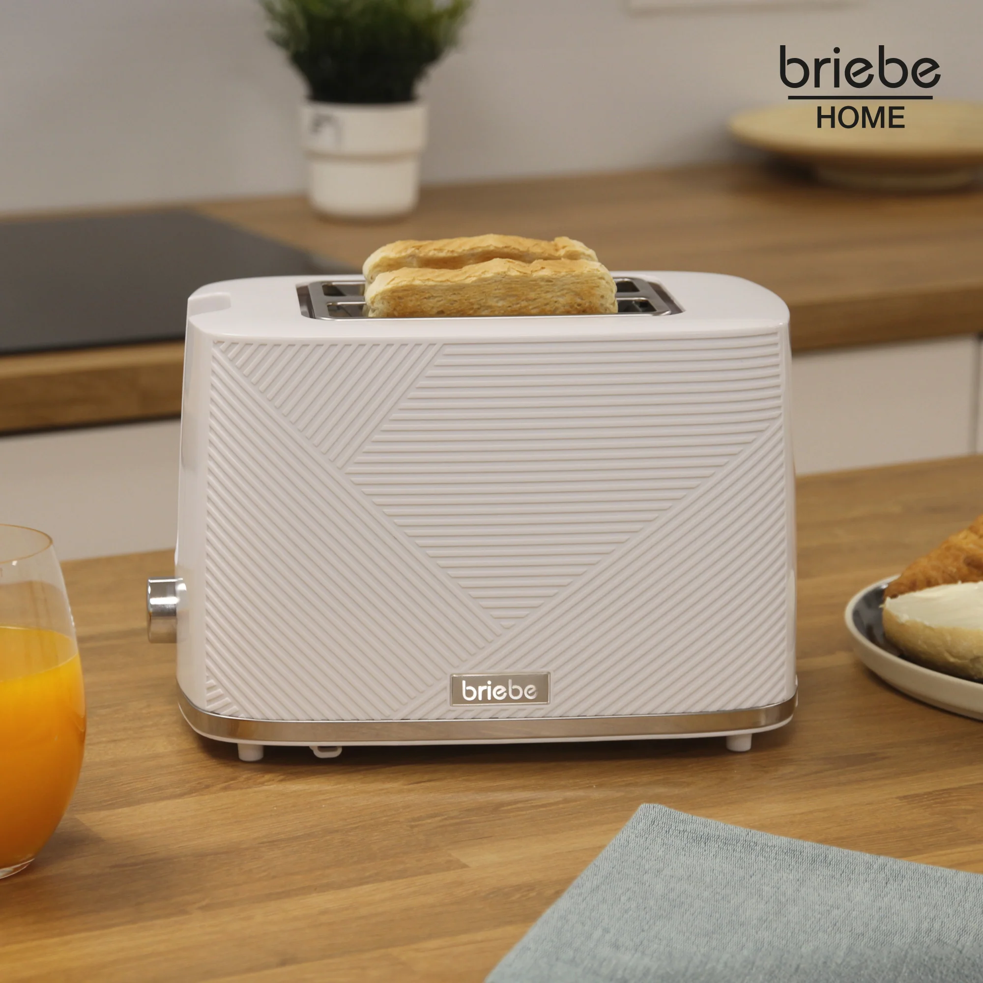 Briebe Elegance Set Tostador Pan Ranura Ancha 2 Rebanadas, Hervidor Agua Eléctrico 1,7l Cafetera 1,25l,skt1178wht,blanco - Image 2