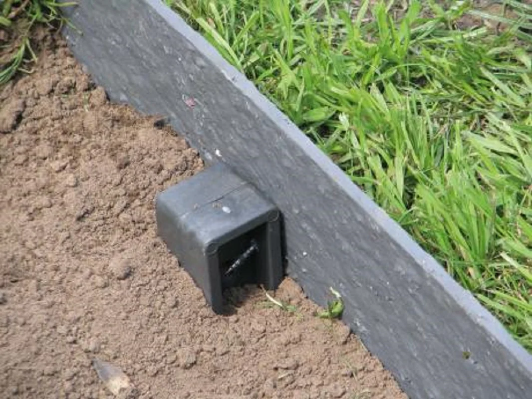Estacas Para Bordura Ecolat (paquete 10 Estacas Ecopic) - Image 3
