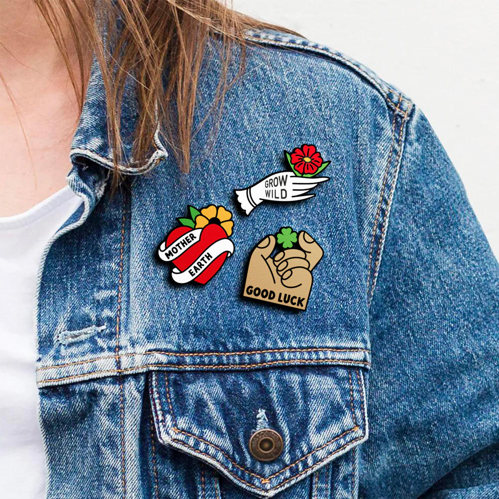 Mother Earth Pin | Accesorio Moderno Y Original Para Chaquetas, Mochilas Y Bolsos - Image 3